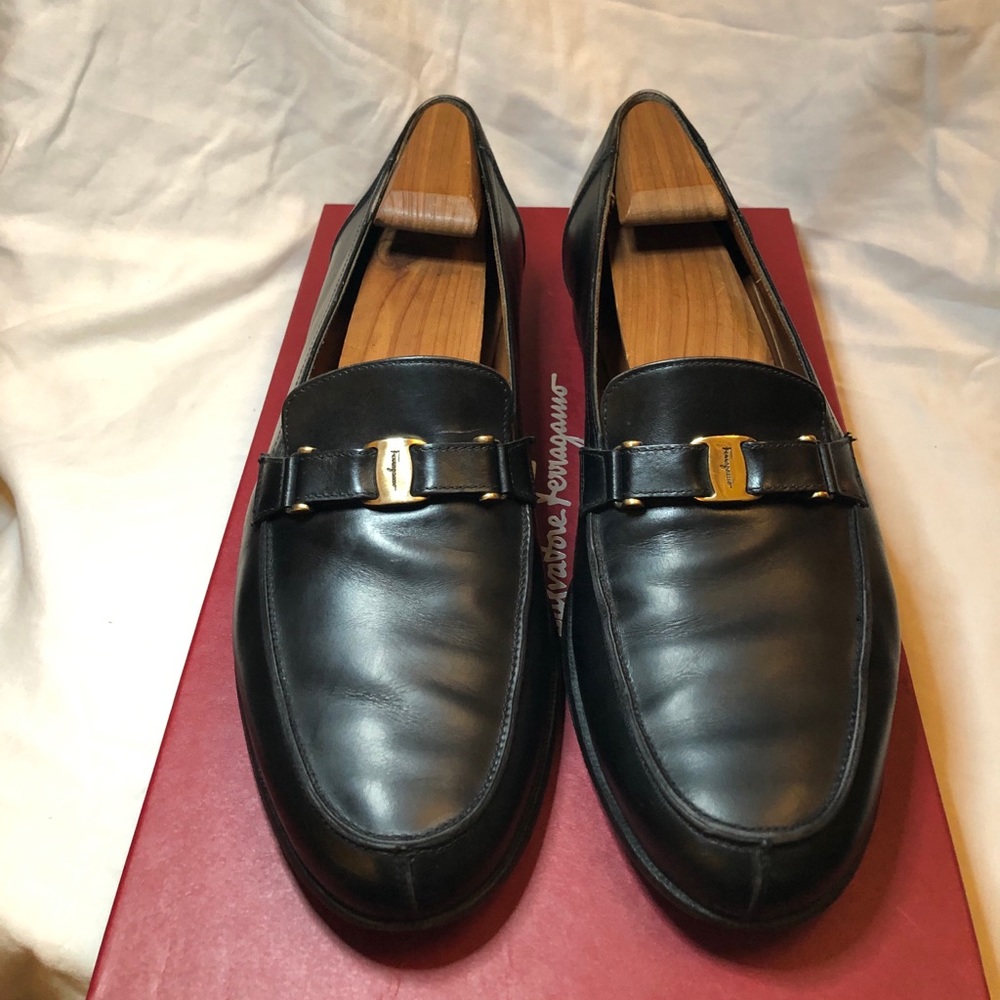 Salvatore Ferragamo black bit loafers - size 9.5